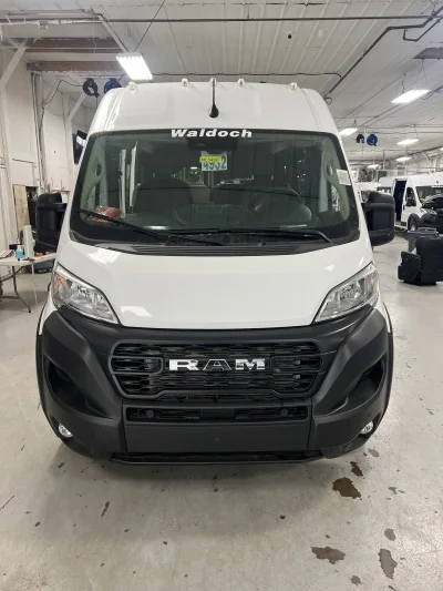 2024 RAM PROMASTER 159'' 12 PASSENGER SHUTTLE PAKCAGE - BRIGHT WHITE (PW7) - GRAY SEATING - 2024 RAM PROMASTER SHUTTLE - Image 2 of 18
