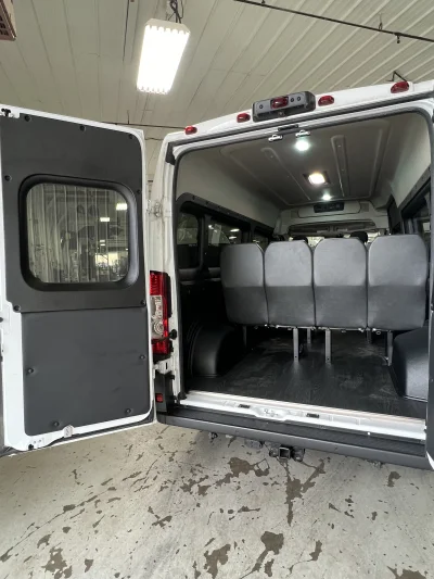 2024 RAM PROMASTER 12 PASSENGER SHUTTLE PACKAGE - BRIGHT WHITE (PW7) - GRAY SEATING - 2024 RAM PROMASTER SHUTTLE - Image 10 of 18