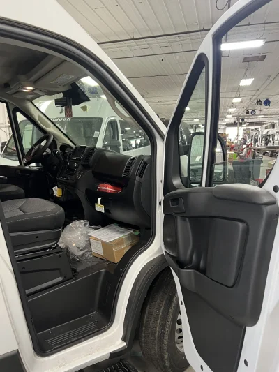 2024 RAM PROMASTER 12 PASSENGER SHUTTLE PACKAGE - BRIGHT WHITE (PW7) - GRAY SEATING - 2024 RAM PROMASTER SHUTTLE - Image 5 of 18