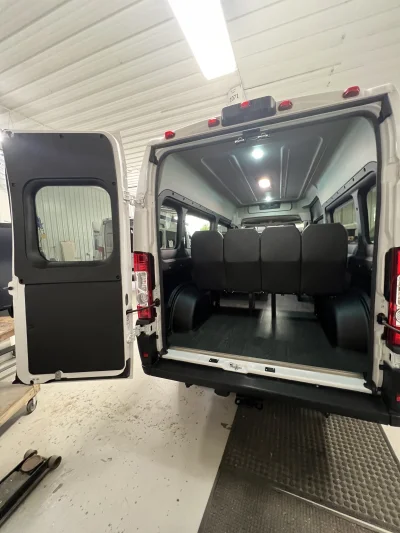 2024 RAM PROMASTER  159''  - 12 PASSENGER SHUTTLE PACKAGE - BRIGHT WHITE (PW7) - GRAY SEATING - 2024 RAM PROMASTER SHUTTLE - Image 10 of 18