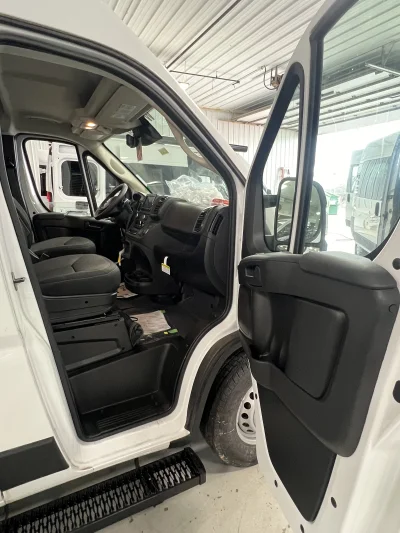 2024 RAM PROMASTER  159''  - 12 PASSENGER SHUTTLE PACKAGE - BRIGHT WHITE (PW7) - GRAY SEATING - 2024 RAM PROMASTER SHUTTLE - Image 5 of 18