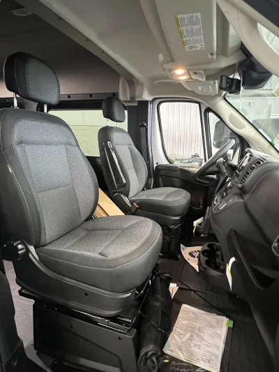 2024 RAM PROMASTER  159''  - 12 PASSENGER SHUTTLE PACKAGE - BRIGHT WHITE (PW7) - GRAY SEATING - 2024 RAM PROMASTER SHUTTLE - Image 6 of 18
