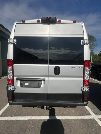 2024 RAM PROMAASTER 3500 - 12 PASSENGER SHUTTLE PACKAGE - BILLET SILVER METALLIC (PSC) - GRAY SEATING - 2024 RAM PROMASTER SHUTTLE - Image 11 of 18