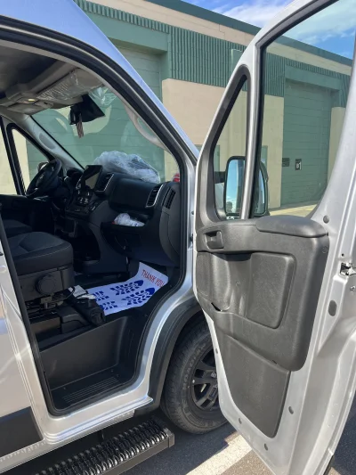 2024 RAM PROMAASTER 3500 - 12 PASSENGER SHUTTLE PACKAGE - BILLET SILVER METALLIC (PSC) - GRAY SEATING - 2024 RAM PROMASTER SHUTTLE - Image 4 of 18