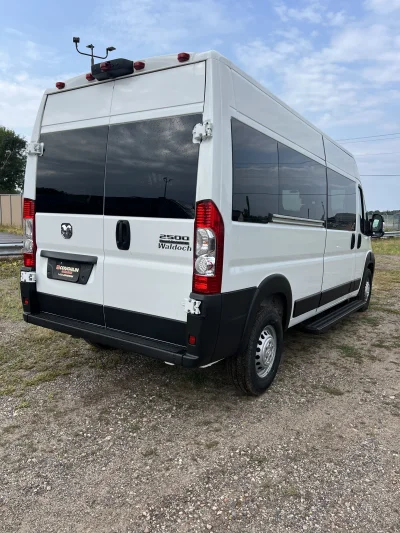 2024 RAM PROMASTER 2500 - SHUTTLE PACKAGE - BRIGHT WHITE (PW7) - GRAY SEATING - 2024 RAM PROMASTER SHUTTLE - Image 17 of 21