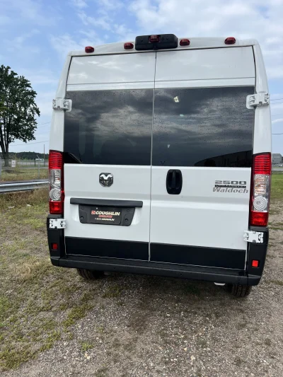 2024 RAM PROMASTER 2500 - SHUTTLE PACKAGE - BRIGHT WHITE (PW7) - GRAY SEATING - 2024 RAM PROMASTER SHUTTLE - Image 18 of 21