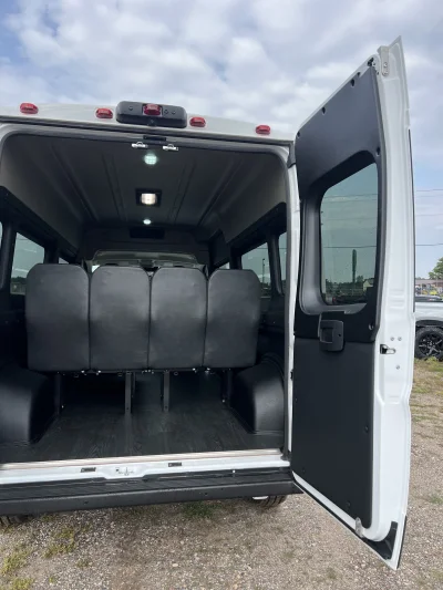 2024 RAM PROMASTER 2500 - SHUTTLE PACKAGE - BRIGHT WHITE (PW7) - GRAY SEATING - 2024 RAM PROMASTER SHUTTLE - Image 16 of 21