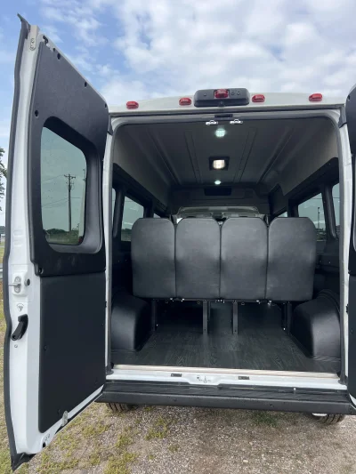 2024 RAM PROMASTER 2500 - SHUTTLE PACKAGE - BRIGHT WHITE (PW7) - GRAY SEATING - 2024 RAM PROMASTER SHUTTLE - Image 14 of 21