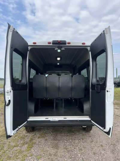 2024 RAM PROMASTER 2500 - SHUTTLE PACKAGE - BRIGHT WHITE (PW7) - GRAY SEATING - 2024 RAM PROMASTER SHUTTLE - Image 15 of 21