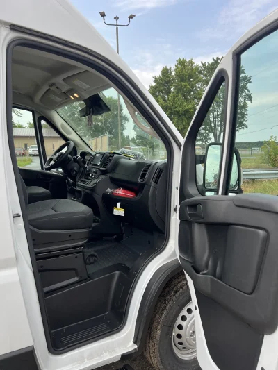 2024 RAM PROMASTER 2500 - SHUTTLE PACKAGE - BRIGHT WHITE (PW7) - GRAY SEATING - 2024 RAM PROMASTER SHUTTLE - Image 6 of 21