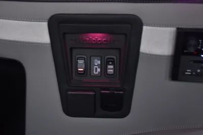 2025 RAM PROMASTER BOUNDARY WATER EDITION BY WALDOCH CUSTOM LUXURY CONVERSION VAN 9 PASSENGER - 2025 RAM PROMASTER GALAXY LUXURY - Image 5 of 19