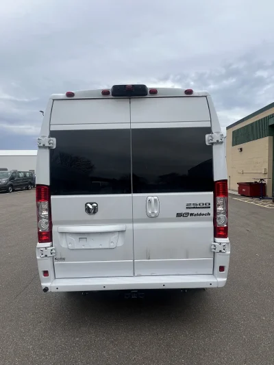 2025 RAM PROMASTER - 9 PASSENGER ASCENT GALAXY PACKAGE - BRIGHT WHITE - PEWTER AND BLACK SEATING - 2025 RAM PROMASTER GALAXY - Image 14 of 18