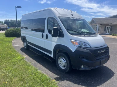 2025 RAM PROAMASTER 2500 - MOBILITY PACKAGE - BRIGHT WHITE (PW7) - GRAY SEATING - 2025 RAM PROMASTER MOBILITY - Image 3 of 18