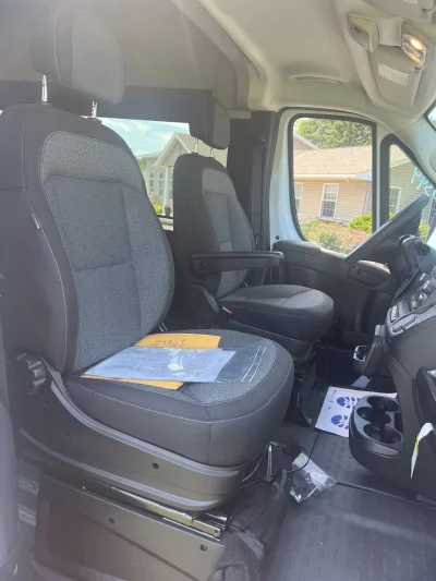 2025 RAM PROAMASTER 2500 - MOBILITY PACKAGE - BRIGHT WHITE (PW7) - GRAY SEATING - 2025 RAM PROMASTER MOBILITY - Image 8 of 18