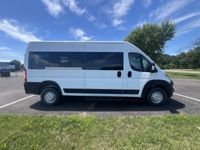 2025 RAM PROAMASTER 2500 - MOBILITY PACKAGE - BRIGHT WHITE (PW7) - GRAY SEATING - 2025 RAM PROMASTER MOBILITY - Image 4 of 18