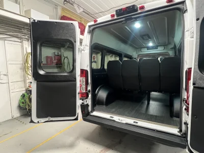 2025 RAM PROMASTER - 10 PASSENGER SHUTTLE - BRIGHT WHITE - GRAY SEATING - 2025 RAM PROMASTER SHUTTLE - Image 10 of 18