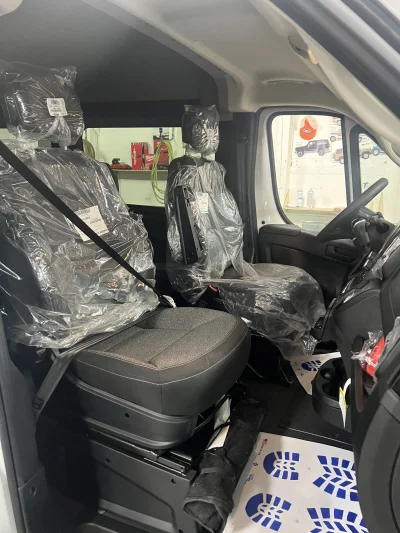 2025 RAM PROMASTER - 10 PASSENGER SHUTTLE - BRIGHT WHITE - GRAY SEATING - 2025 RAM PROMASTER SHUTTLE - Image 5 of 18
