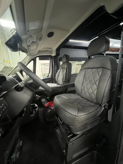 2026 RAM PROMASTER 3500 - GALAXY PACKAGE - GRANITE CRYSTAL METALLIC (PAU) - ABERDEEN SEATING - 2026 RAM PROMASTER GALAXY LUXURY - Image 3 of 16
