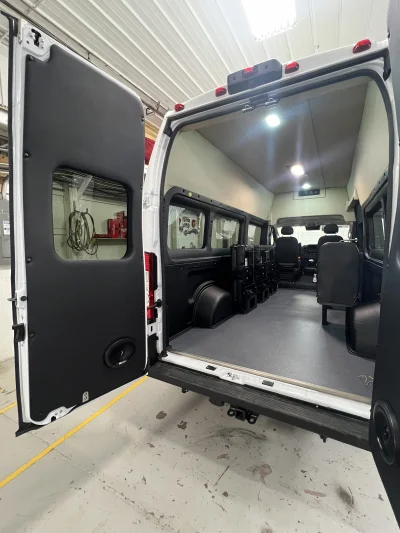 2026 RAM PROMASTER - 10 PASSENGER MOBILITY - BRIGHT WHITE - GRAY SEATING - 2026 RAM PROMASTER MOBILITY - Image 10 of 18