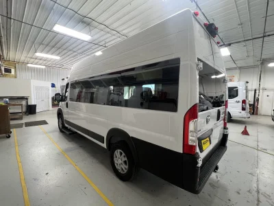 2026 RAM PROMASTER - 10 PASSENGER MOBILITY - BRIGHT WHITE - GRAY SEATING - 2026 RAM PROMASTER MOBILITY - Image 15 of 18