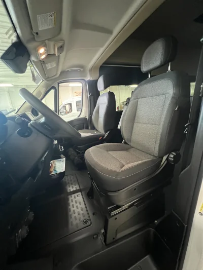 2026 RAM PROMASTER - 10 PASSENGER MOBILITY - BRIGHT WHITE - GRAY SEATING - 2026 RAM PROMASTER MOBILITY - Image 7 of 18