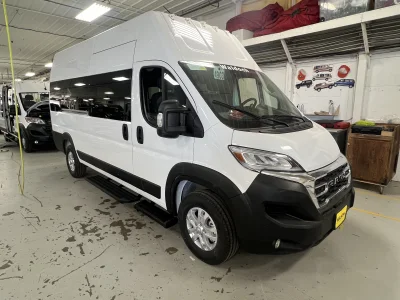 2026 RAM PROMASTER - 10 PASSENGER MOBILITY - BRIGHT WHITE - GRAY SEATING - 2026 RAM PROMASTER MOBILITY - Image 3 of 18