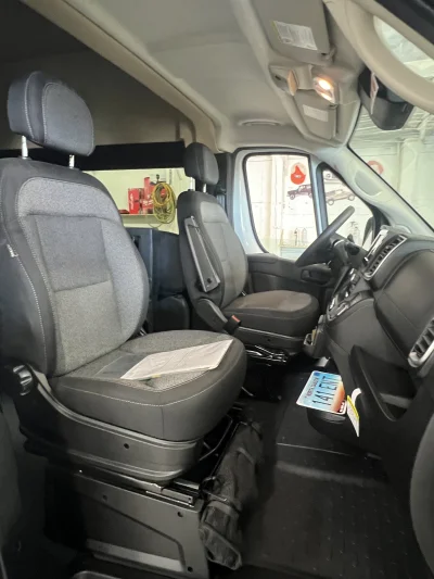 2026 RAM PROMASTER - 10 PASSENGER MOBILITY - BRIGHT WHITE - GRAY SEATING - 2026 RAM PROMASTER MOBILITY - Image 6 of 18