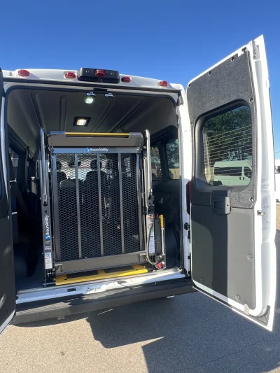 2026 RAM PROMASTER 2500 - MOBILITY PACKAGE - BRIGHT WHITE (PW7) GREY SEATING - 2026 RAM PROMASTER MOBILITY - Image 6 of 11
