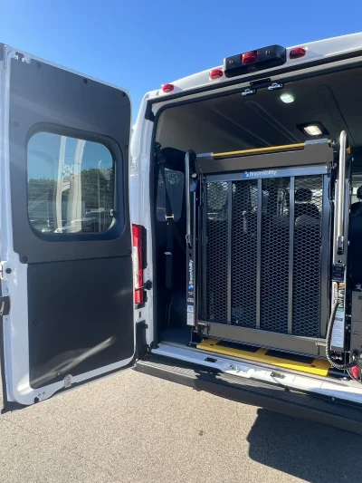 2026 RAM PROMASTER 2500 - MOBILITY PACKAGE - BRIGHT WHITE (PW7) GREY SEATING - 2026 RAM PROMASTER MOBILITY - Image 7 of 11
