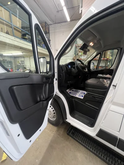 2026 RAM PROMASTER 2500 - MOBILITY PACKAGE - BRIGHT WHITE (PW7) GREY SEATING - 2026 RAM PROMASTER MOBILITY - Image 4 of 16