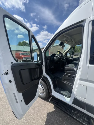 2026 RAM PROMASTER 2500 - MOBILTY PACKAGE - BRIGHT WHITE (PW7) GRAY SEATING - 2026 RAM PROMASTER MOBILITY - Image 4 of 18