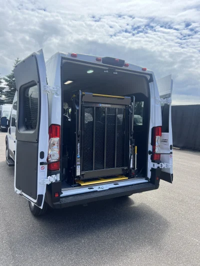2026 RAM PROMASTER 2500 - MOBILITY PACKAGE - BRIGHT WHITE (PW7) - GREY SEATING - 2026 RAM PROMASTER MOBILITY - Image 13 of 19