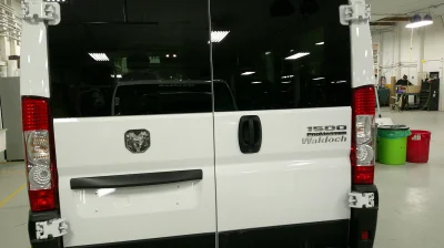2026 RAM PROMASTER SHUTTLE - 10 PASSENGER - BRIGHT WHITE WITH REAR SIDE WINDOWS - 2026 RAM PROMASTER SHUTTLE - Image 9 of 18