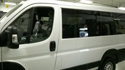 2026 RAM PROMASTER SHUTTLE - 10 PASSENGER - BRIGHT WHITE WITH REAR SIDE WINDOWS - 2026 RAM PROMASTER SHUTTLE - Image 14 of 18