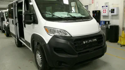 2026 RAM PROMASTER SHUTTLE - 10 PASSENGER - BRIGHT WHITE WITH REAR SIDE WINDOWS - 2026 RAM PROMASTER SHUTTLE - Image 3 of 18