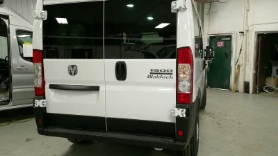 2026 RAM PROMASTER SHUTTLE - 10 PASSENGER - BRIGHT WHITE WITH REAR SIDE WINDOWS - 2026 RAM PROMASTER SHUTTLE - Image 11 of 17