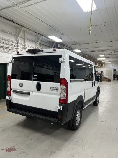 2026 RAM PROMASTER SHUTTLE 10-PASSENGER - BRIGHT WHITE WITH GREY SEATING - 2026 RAM PROMASTER SHUTTLE - Image 11 of 21