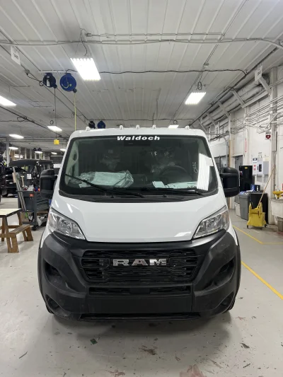 2026 RAM PROMASTER SHUTTLE 10-PASSENGER - BRIGHT WHITE WITH GREY SEATING - 2026 RAM PROMASTER SHUTTLE - Image 4 of 21