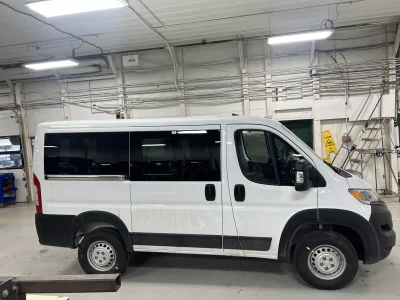 2026 RAM PROMASTER SHUTTLE 10-PASSENGER - BRIGHT WHITE WITH GREY SEATING - 2026 RAM PROMASTER SHUTTLE - Image 5 of 21