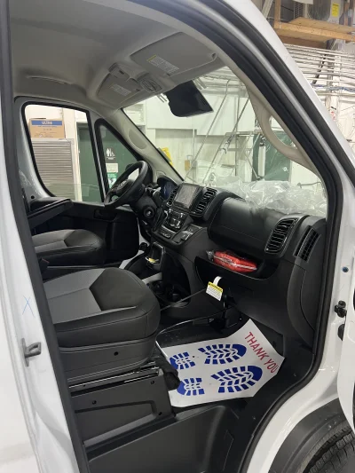 2026 RAM PROMASTER SHUTTLE 10-PASSENGER - BRIGHT WHITE WITH GREY SEATING - 2026 RAM PROMASTER SHUTTLE - Image 6 of 21