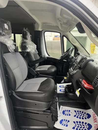 2026 RAM PROMASTER SHUTTLE 10-PASSENGER - BRIGHT WHITE WITH GREY SEATING - 2026 RAM PROMASTER SHUTTLE - Image 7 of 21