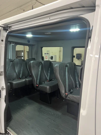 2026 RAM PROMASTER SHUTTLE 10-PASSENGER - BRIGHT WHITE WITH GREY SEATING - 2026 RAM PROMASTER SHUTTLE - Image 9 of 21