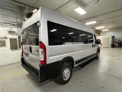 2026 RAM PROMASTER - 12 PASSENGER SHUTTLE - BRIGHT SILVER METALLIC - GRAY SEATING - 2026 RAM PROMASTER SHUTTLE - Image 10 of 19