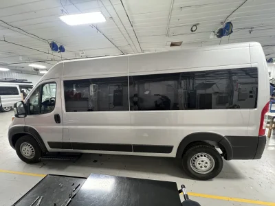 2026 RAM PROMASTER - 12 PASSENGER SHUTTLE - BRIGHT SILVER METALLIC - GRAY SEATING - 2026 RAM PROMASTER SHUTTLE - Image 15 of 19