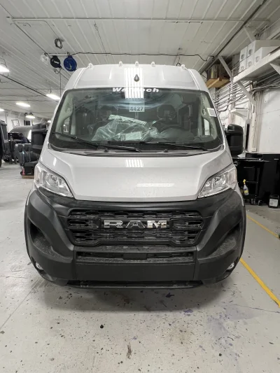 2026 RAM PROMASTER - 12 PASSENGER SHUTTLE - BRIGHT SILVER METALLIC - GRAY SEATING - 2026 RAM PROMASTER SHUTTLE - Image 4 of 17