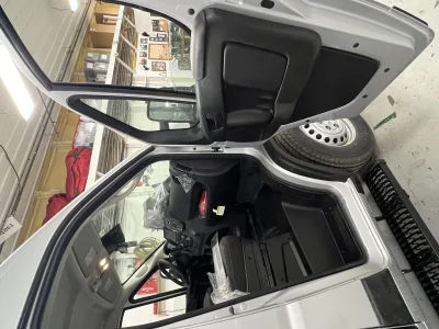 2026 RAM PROMASTER - 12 PASSENGER SHUTTLE - BRIGHT SILVER METALLIC - GRAY SEATING - 2026 RAM PROMASTER SHUTTLE - Image 6 of 19