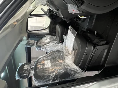 2026 RAM PROMASTER - 12 PASSENGER SHUTTLE - BRIGHT SILVER METALLIC - GRAY SEATING - 2026 RAM PROMASTER SHUTTLE - Image 7 of 19