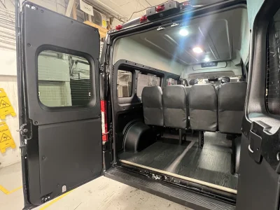 2026 RAM PROMASTER - 12 PASSENGER SHUTTLE - BLACK - GRAY SEATING - 2026 RAM PROMASTER SHUTTLE - Image 12 of 18