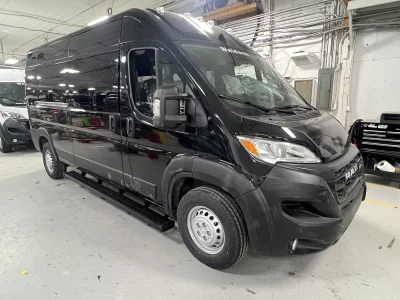 2026 RAM PROMASTER - 12 PASSENGER SHUTTLE - BLACK - GRAY SEATING - 2026 RAM PROMASTER SHUTTLE - Image 5 of 18
