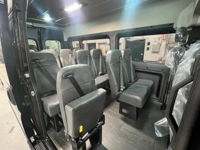 2026 RAM PROMASTER - 12 PASSENGER SHUTTLE - BLACK - GRAY SEATING - 2026 RAM PROMASTER SHUTTLE - Image 9 of 18